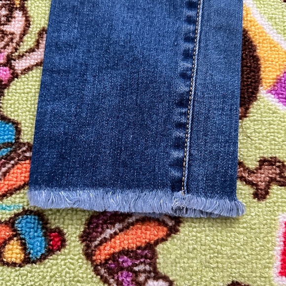 ๐ฆ 3/ $10 ๐ฆ Girls denim jeans ๐ - Picture 4 of 5
